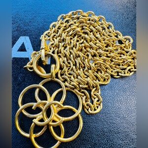 CHANEL VINTAGE NECKLACE ( LIVE SHOWING)
